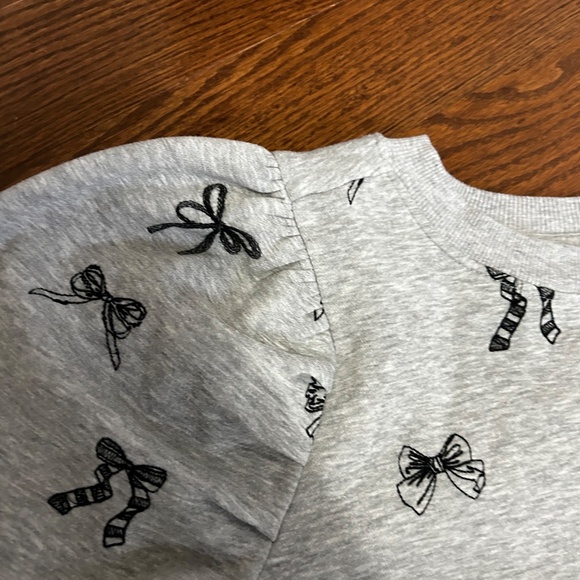 Anthropologie bow sweatshirt - Picture 2 of 3